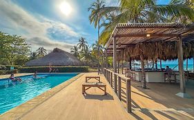 Huku Beach Hostel Palomino